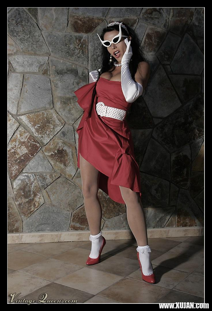 Vintage model Eve in fifties outfit - Photo #1407247