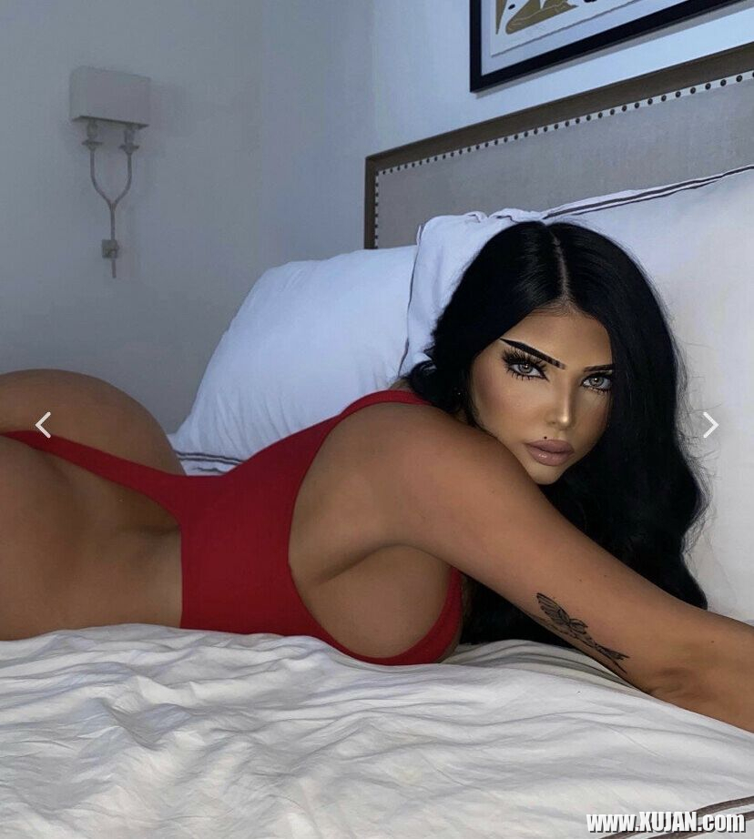 Taylor Nicole Chambers nude - Photo #1407554