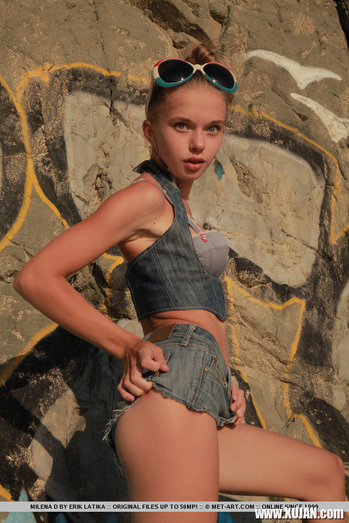 Sensual Euro teen Milena D likes showing off her tight skinny body - Photo #1408408