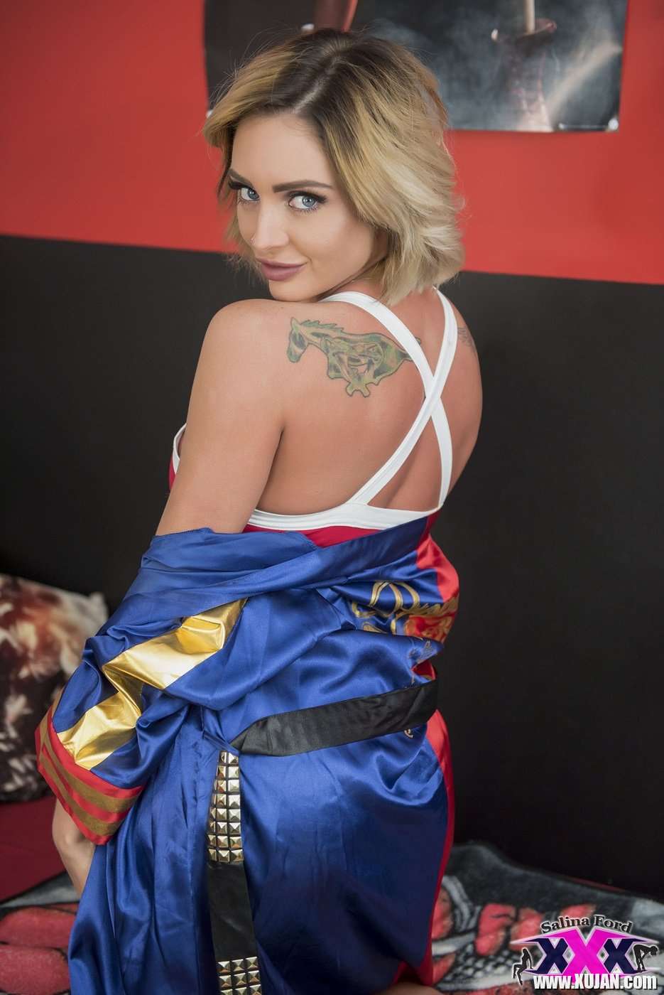 Salina Ford channels her inner Harley Quinn in hot photoshoot - Photo #1411548