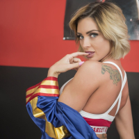 Salina Ford channels her inner Harley Quinn in hot photoshoot