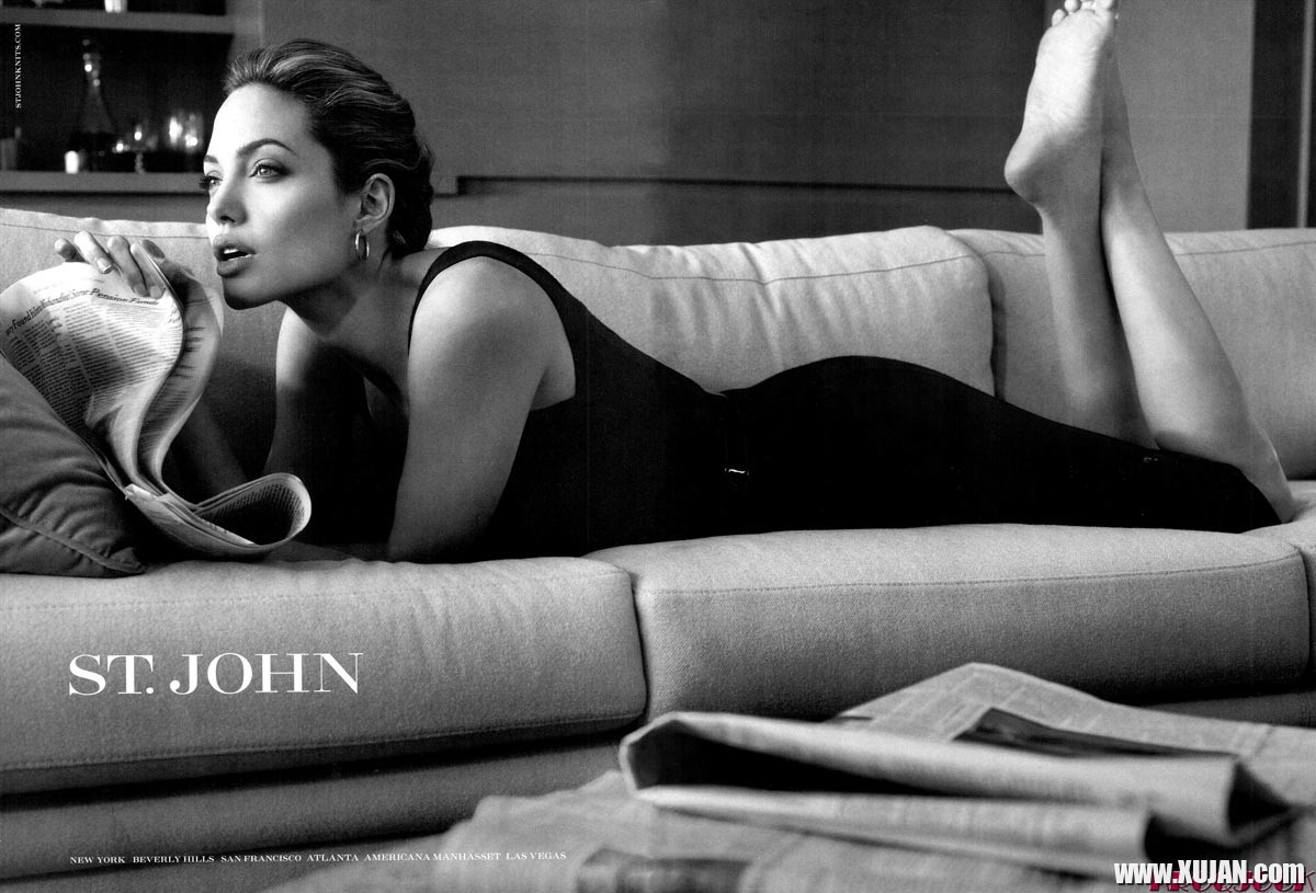 Angelina Jolie exposing her sweet big boobs - Photo #1413108