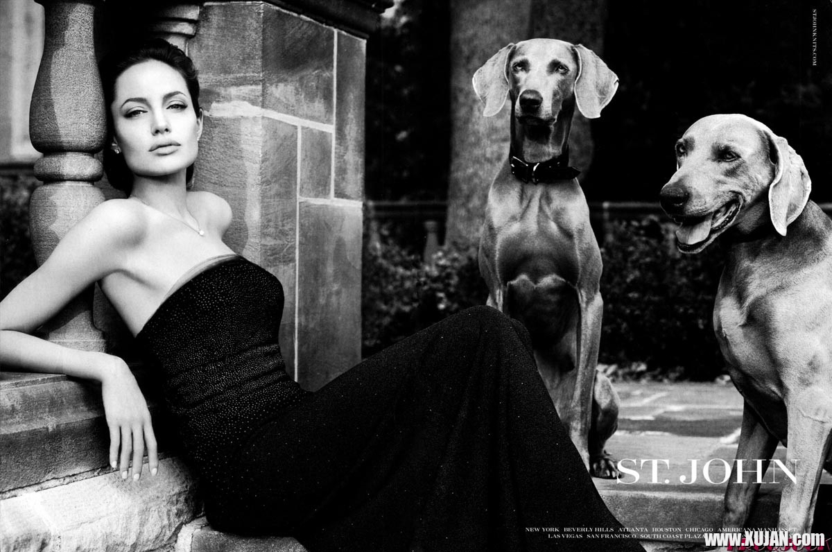 Angelina Jolie exposing her sweet big boobs - Photo #1413111