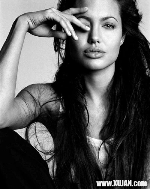 Celebrity Angelina Jolie sweet exposed big boobs - Photo #1413117