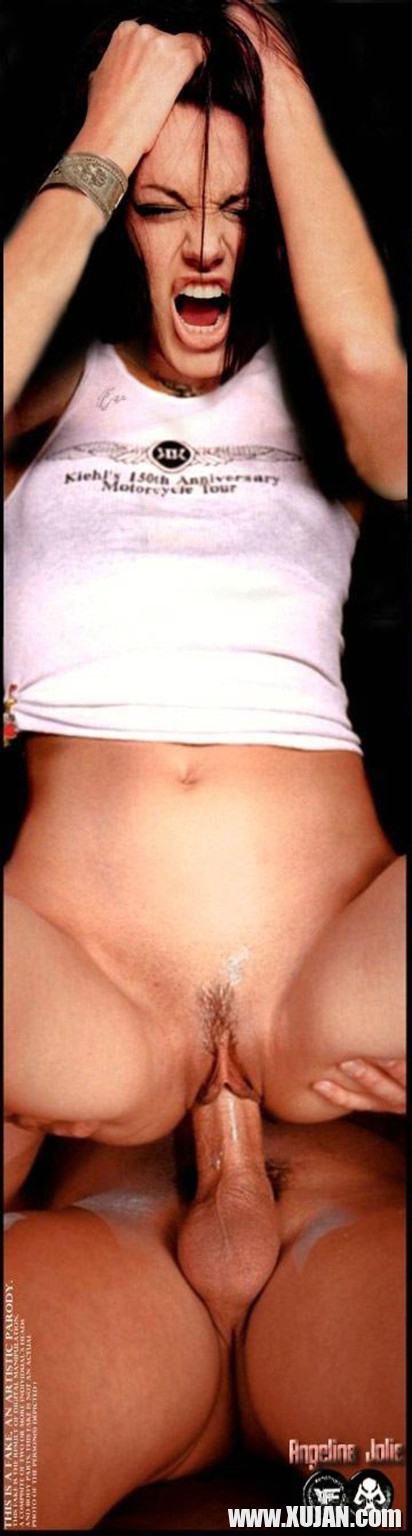 Angelina Jolie rubbing her clit while exposing her sweet tits - Photo #1413348