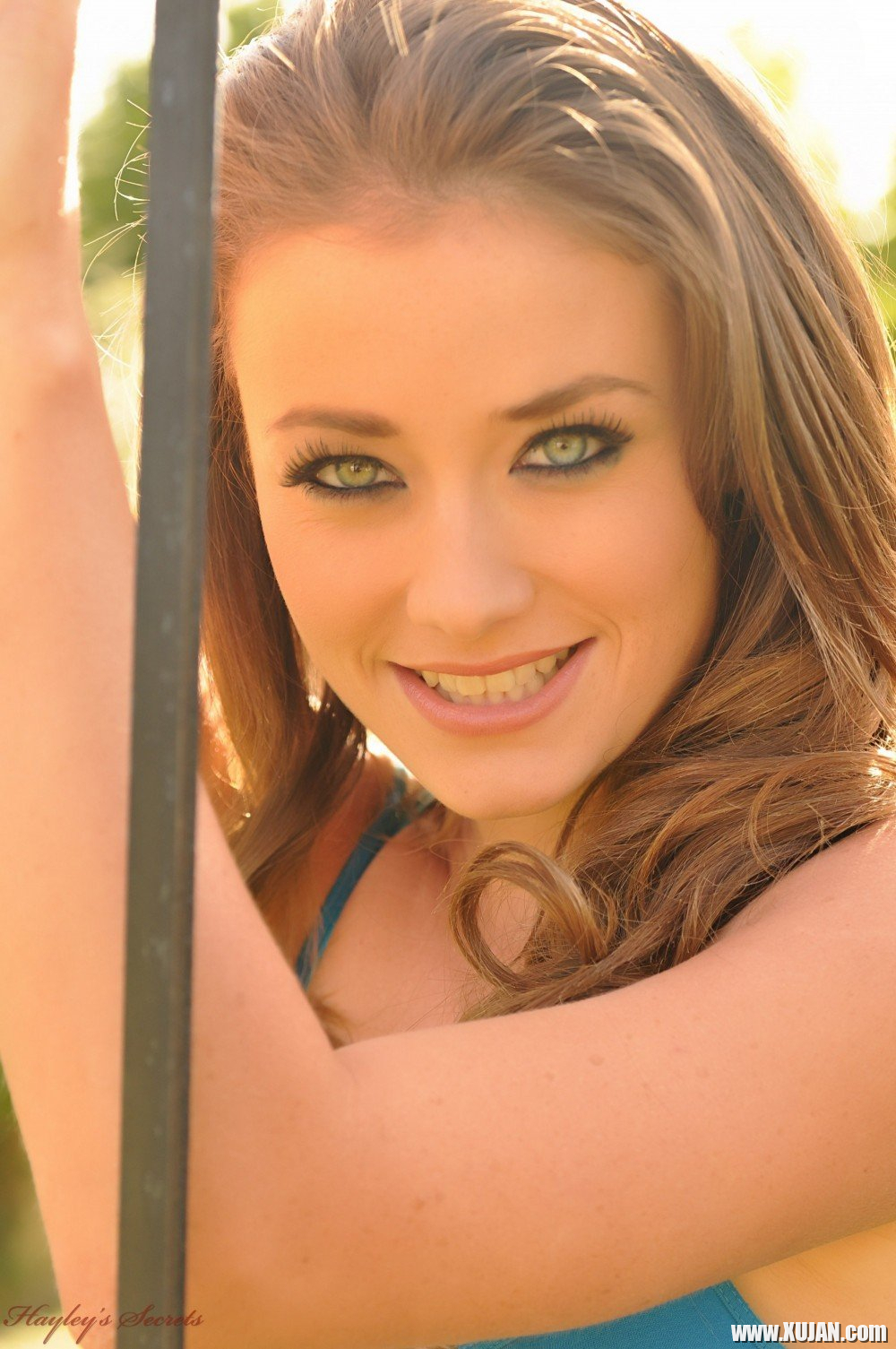 Jess Impiazzi in the Sun showing her naked Ass - Photo #1415559