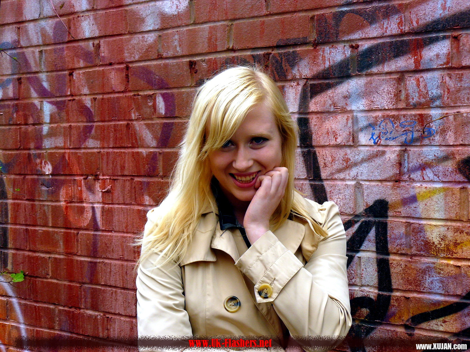 Flashing blonde british babe Satine Spark in public nudity - Photo #1416565