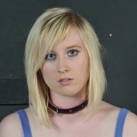 Amateur blonde Satine plays with her lezdom