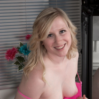 Satine Spark shows hot pink she really is today
