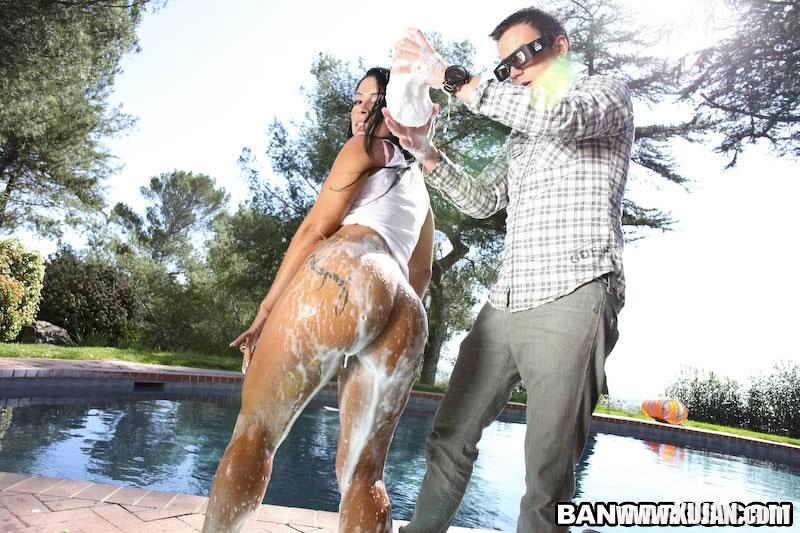 Bubble butt latina Monica Santhiago bounces her booty on a hard cock - Photo #1419349