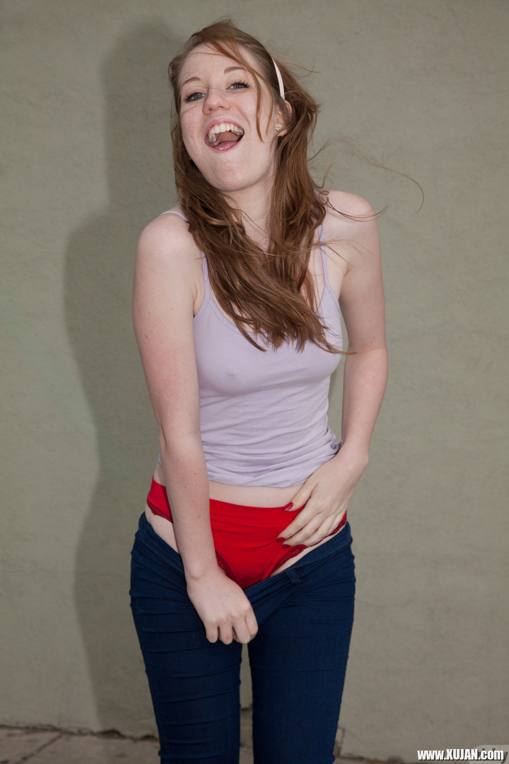 Teen has nice red panties and white ass - Photo #1419854