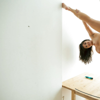 Flexible amateur babe Lea Lexis spreads her legs and drills herself