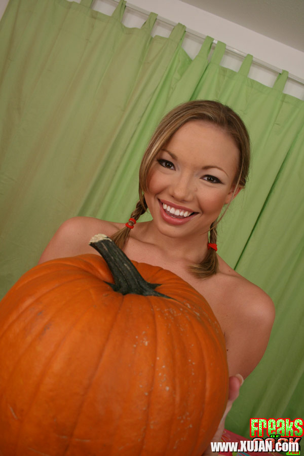 Teen babe with tiny tits Maya Hills getting a cumshot on her breast - Photo #1424075