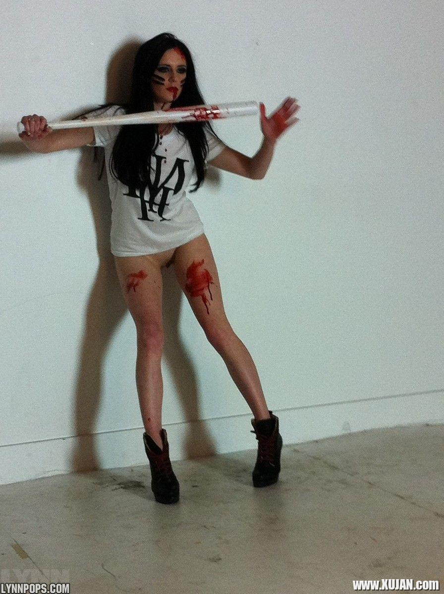 Pictures of Lynn Pops getting kinky for Halloween - Photo #1425248