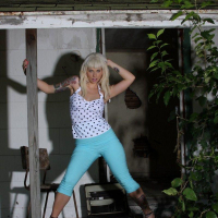 Pictures of Lynn Pops getting naked in the garden