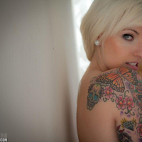 Pictures of teen girl Lynn Pops totally nude and horny for you