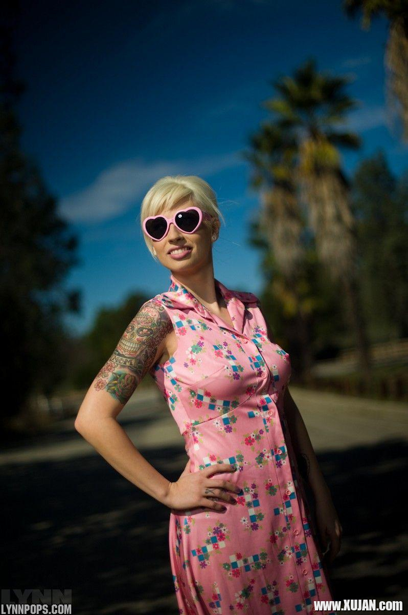 Pictures of teen hottie Lynn Pops being a hot pinup outside - Photo #1425550