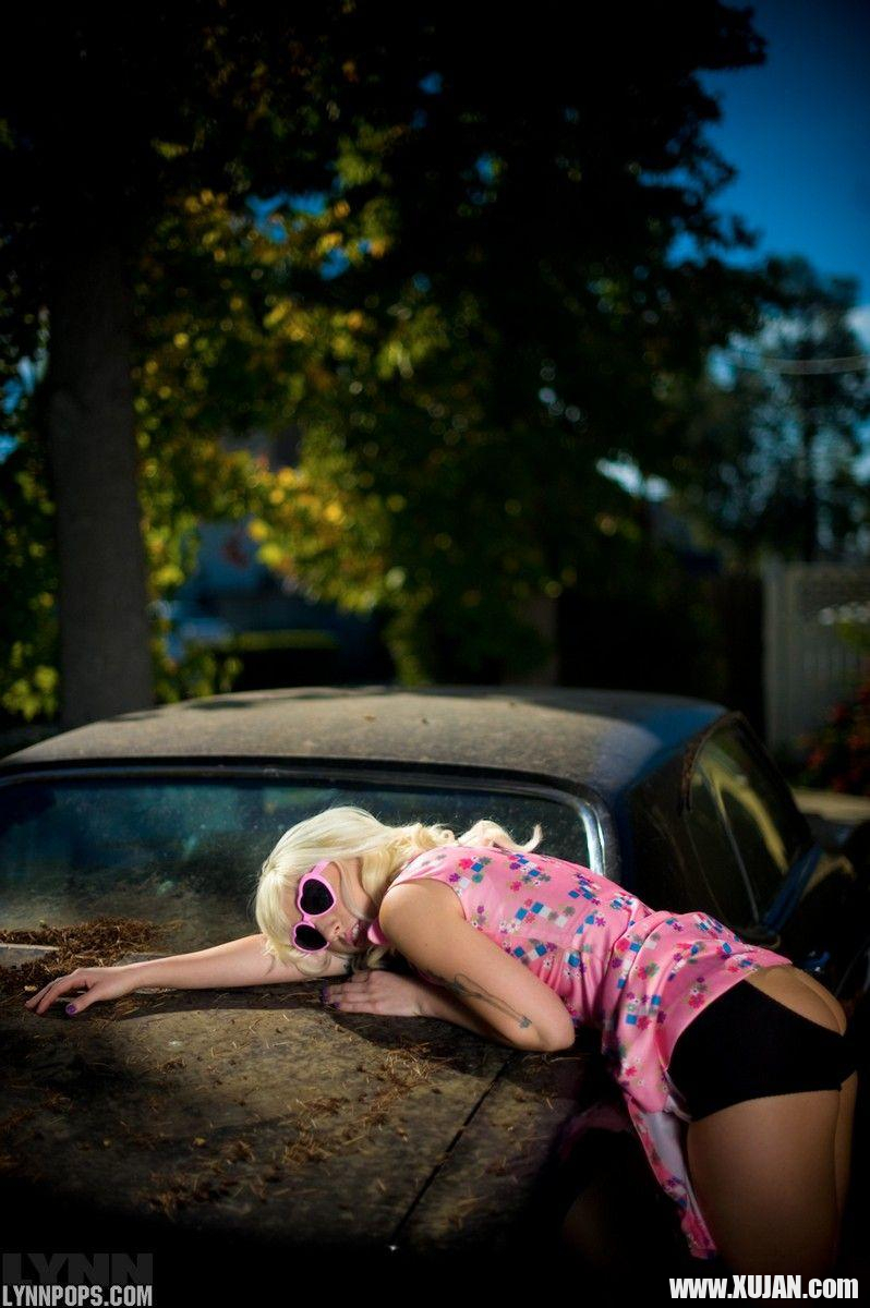 Pictures of teen hottie Lynn Pops being a hot pinup outside - Photo #1425552