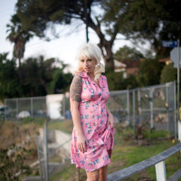 Pictures of teen hottie Lynn Pops being a hot pinup outside