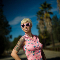 Pictures of teen hottie Lynn Pops being a hot pinup outside
