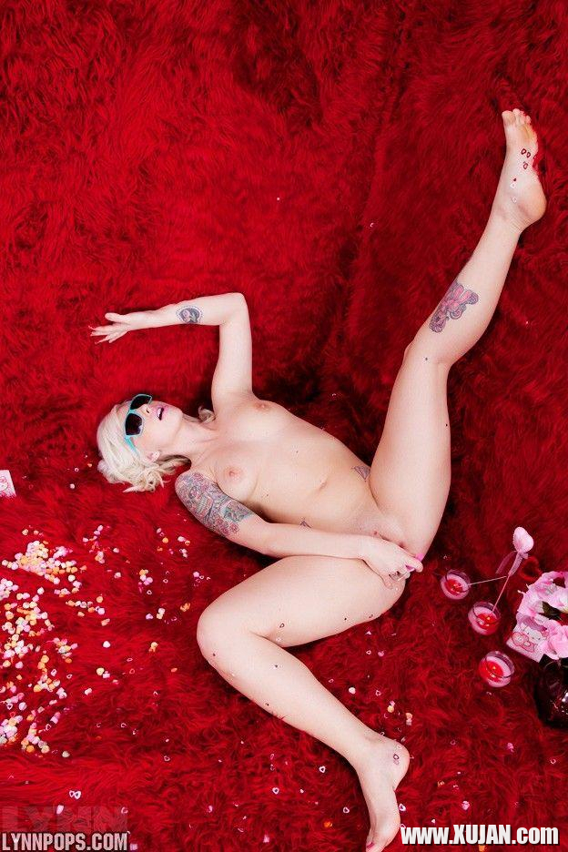 Pictures of teen hottie Lynn Pops giving you a hot valentine - Photo #1425879