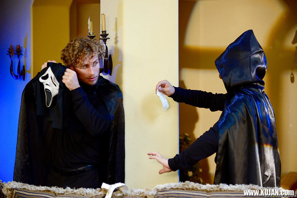 Pornstar Zoey Monroe fucking Grim Reaper attired dude on chesterfield - Photo #1432161