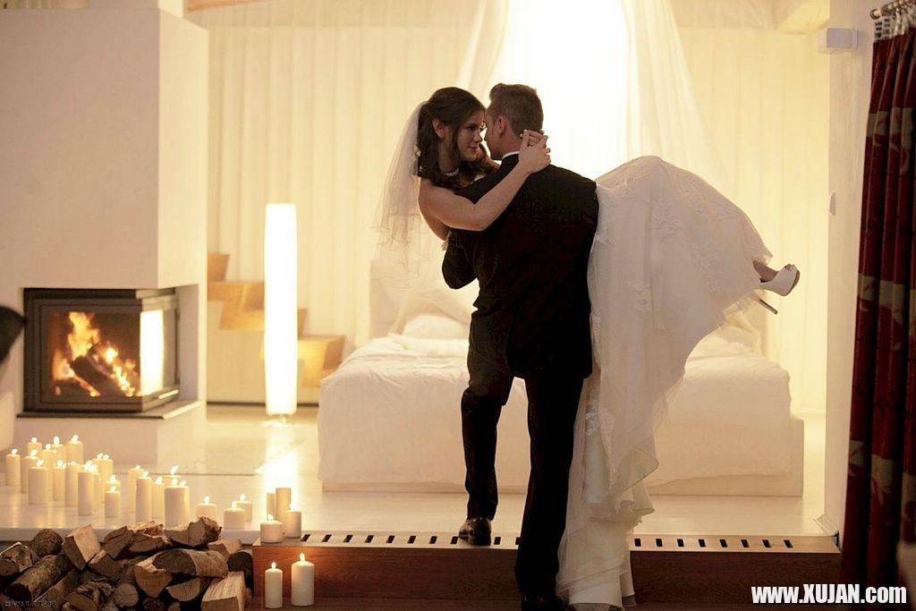 Sexy Little Caprice deflowered on her wedding night - Photo #1435310