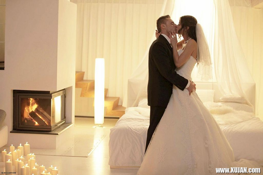 Sexy Little Caprice deflowered on her wedding night - Photo #1435311