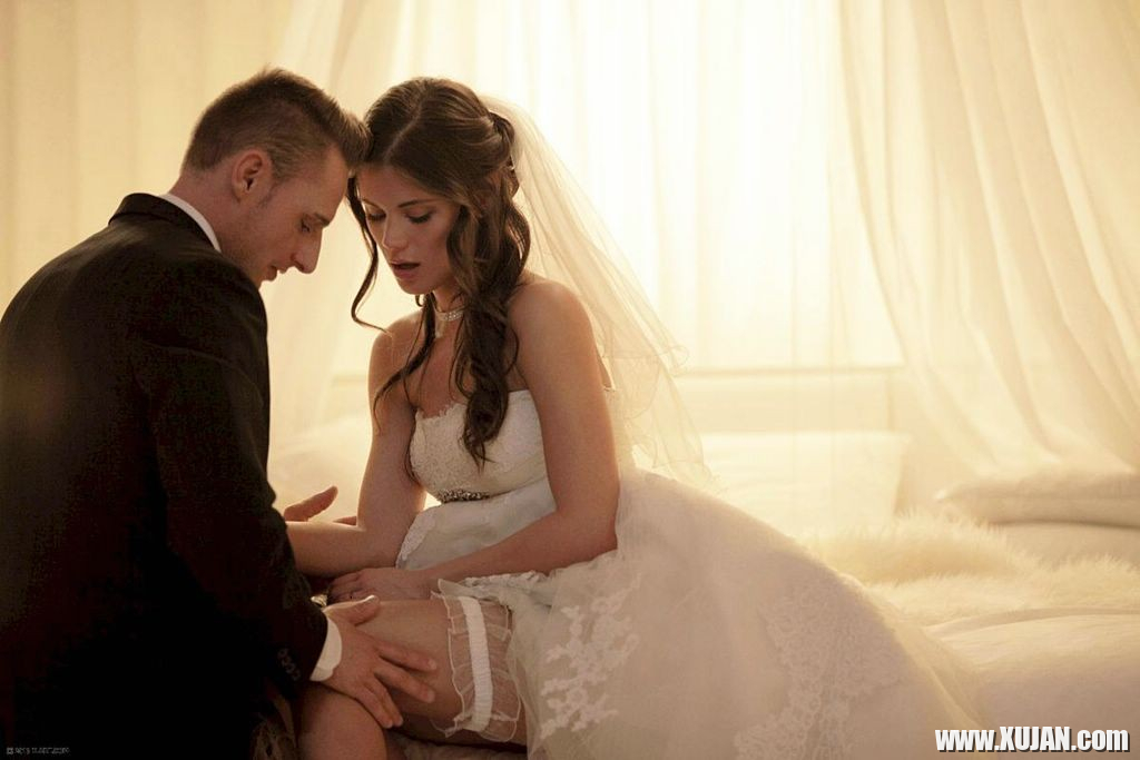 Sexy Little Caprice deflowered on her wedding night - Photo #1435313