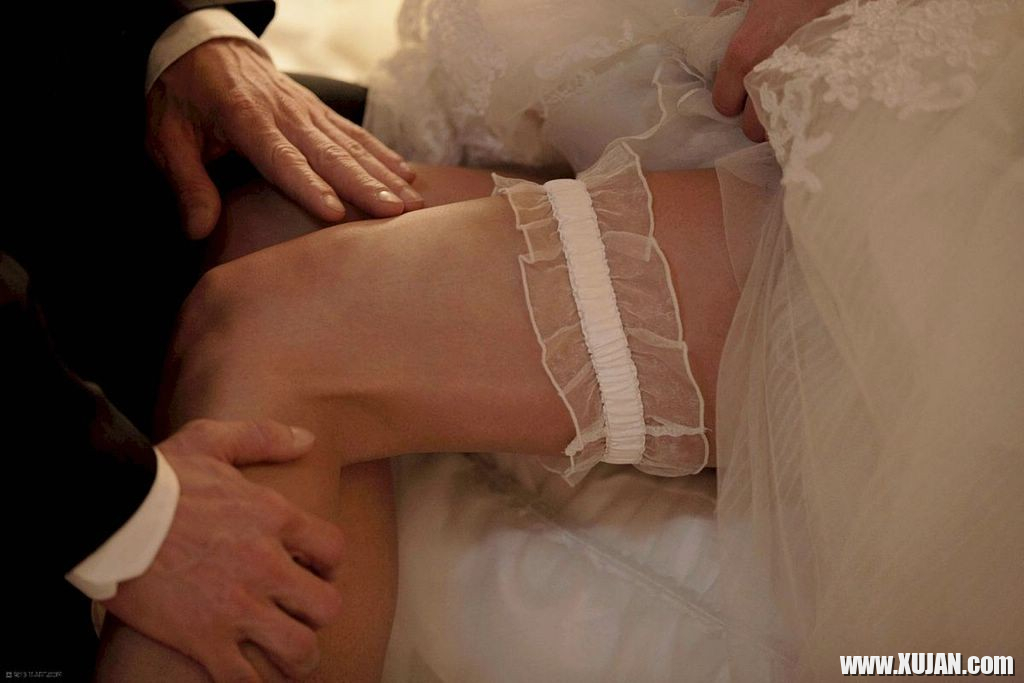Sexy Little Caprice deflowered on her wedding night - Photo #1435314