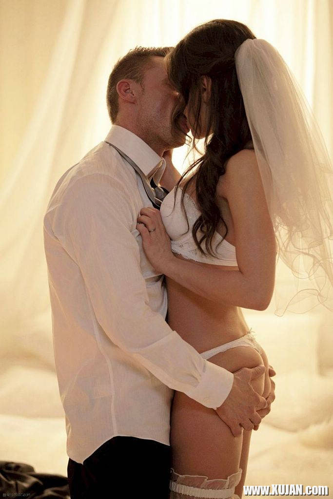 Sexy Little Caprice deflowered on her wedding night - Photo #1435320