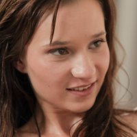 Slender Babe Chelsy Sun gets wet and messy massage