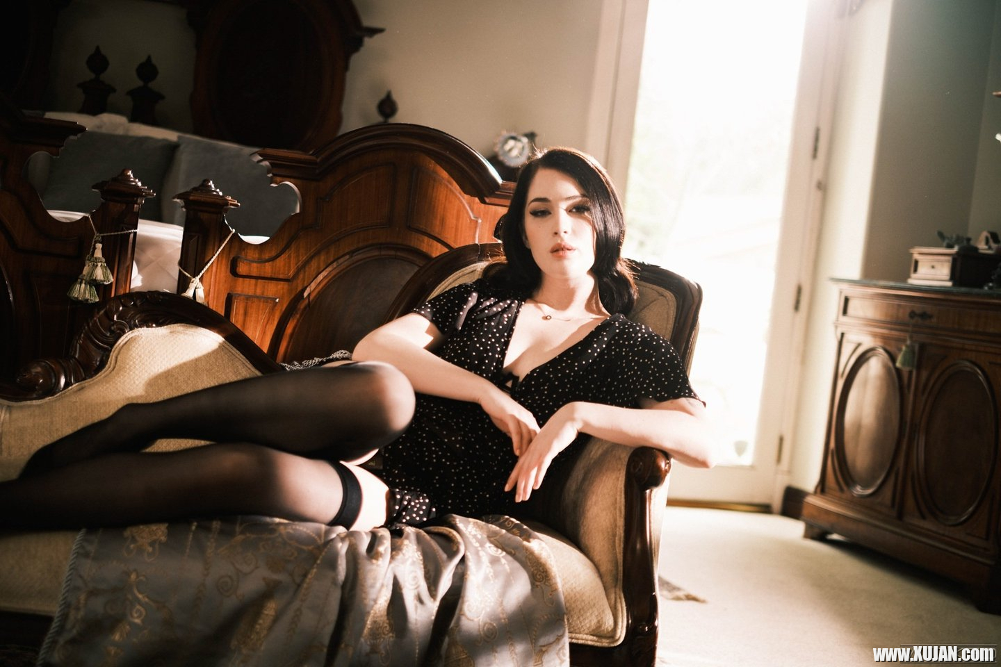 Pretty chick Evelyn Claire doesnt need more than his dick - Photo #1444656