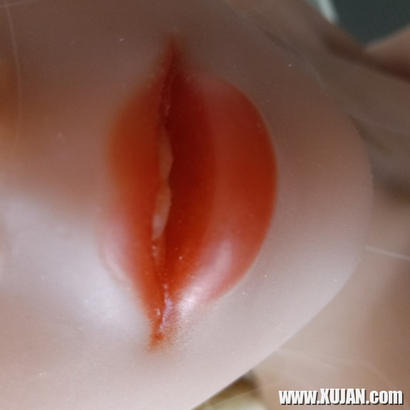 Cameron getting in position for her first anal fuck - Photo #1454468
