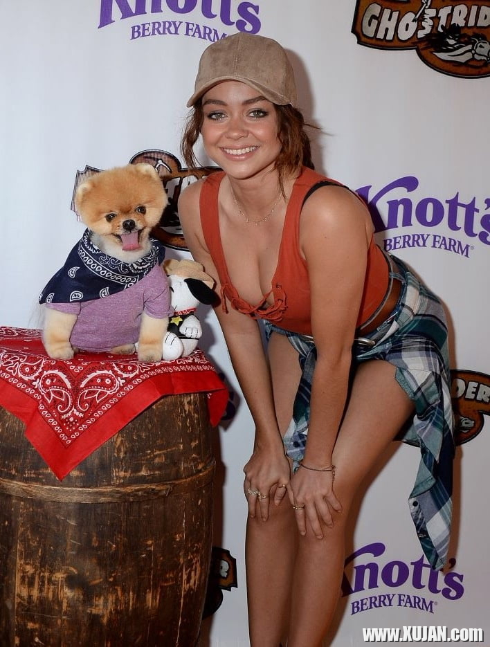Sarah Hyland Cute Puppies - Photo #1458518