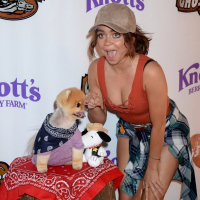Sarah Hyland Cute Puppies