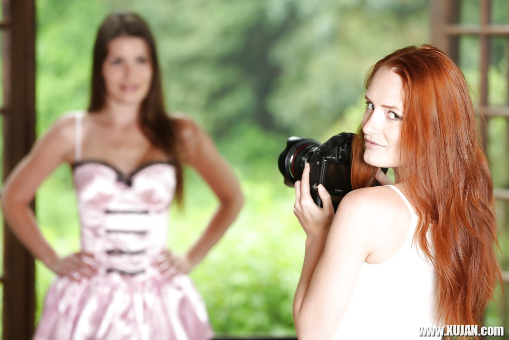 Lesbian babe Denisa Heaven is teasing tight cunt of her girlfriend Ennie - Photo #1458882