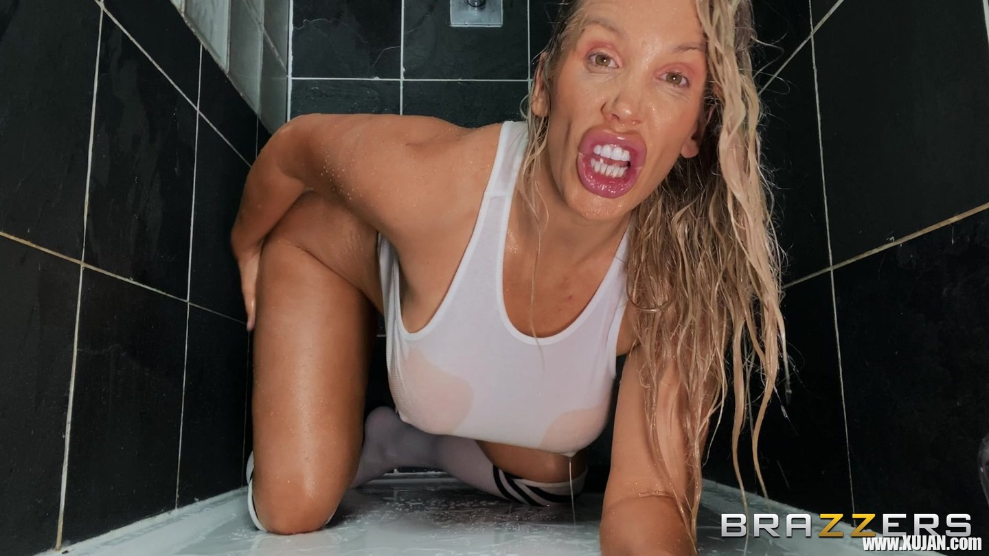 Rebecca More stuffs her twat with a huge dildo - Photo #1460359