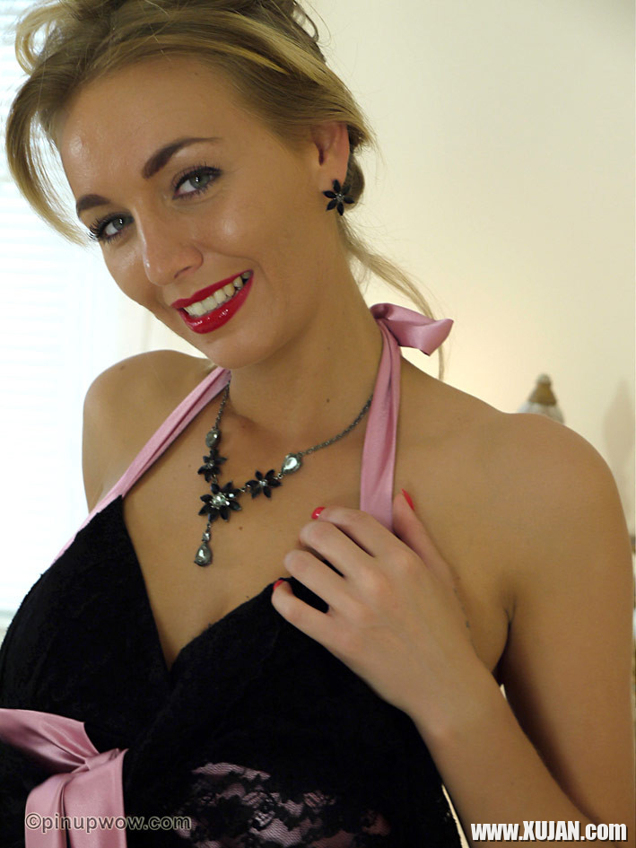 Live Video Webcam Chat with British Glamour Model HayleyMarie Coppin - Photo #1461607