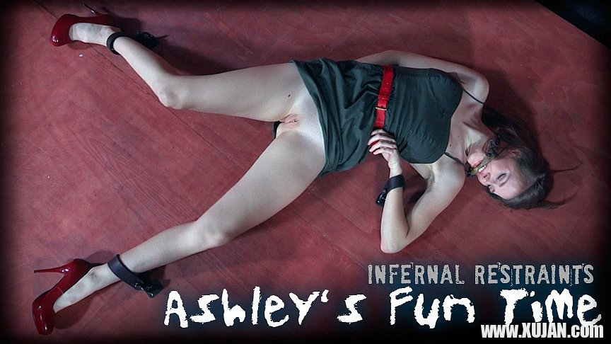 Ashley Lane high heels blonde is chain bound and toy fucked - Photo #1464216