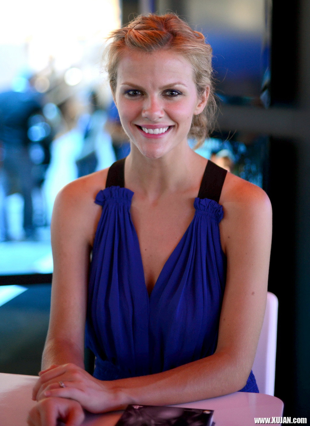 Brooklyn Decker showing big cleavage in blue mini dress at PlayStation booth at - Photo #1474266