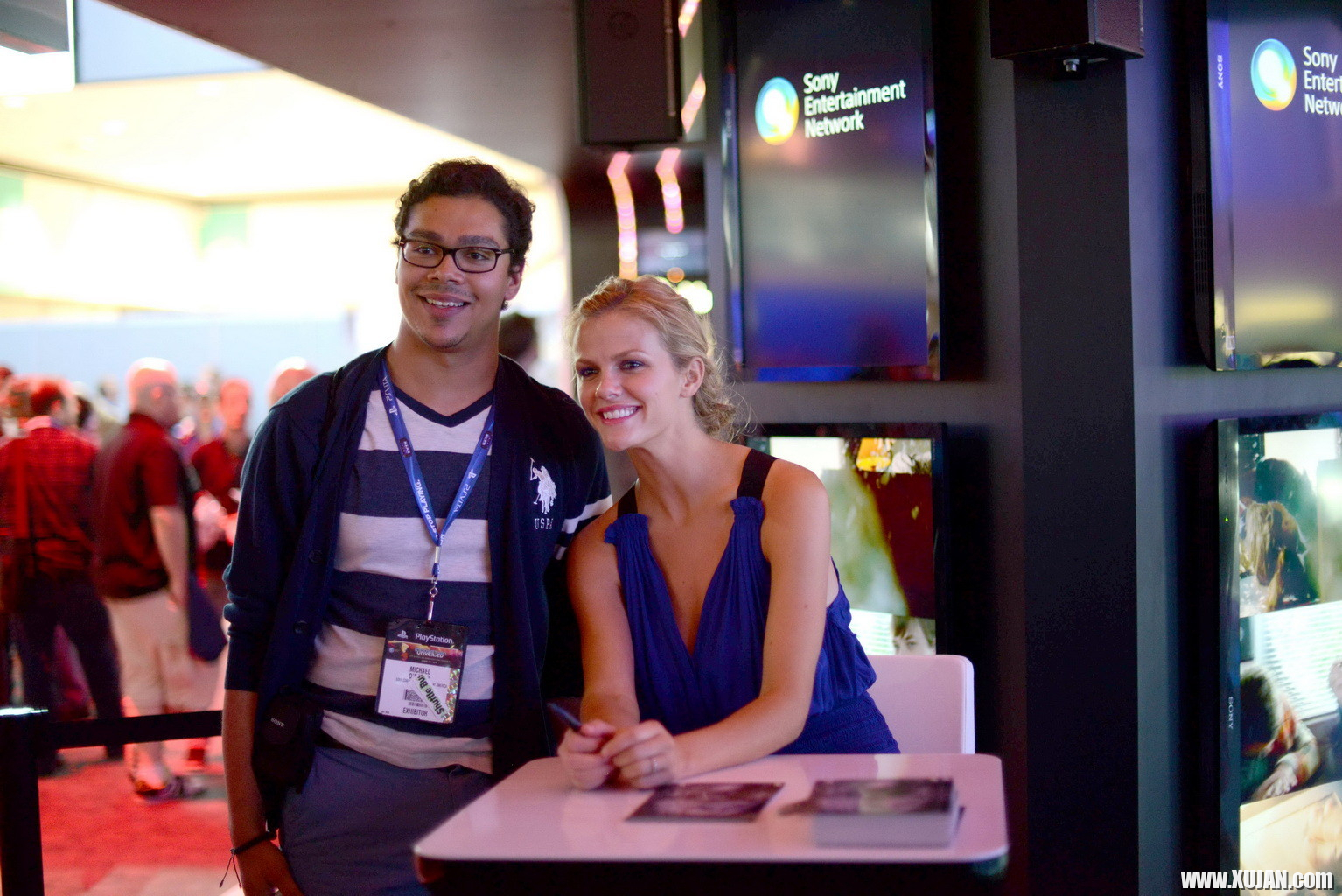 Brooklyn Decker showing big cleavage in blue mini dress at PlayStation booth at - Photo #1474274
