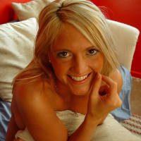 Spring Thomas shows her Boobs and wet Pussy