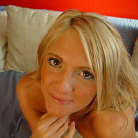 Spring Thomas shows her Boobs and wet Pussy