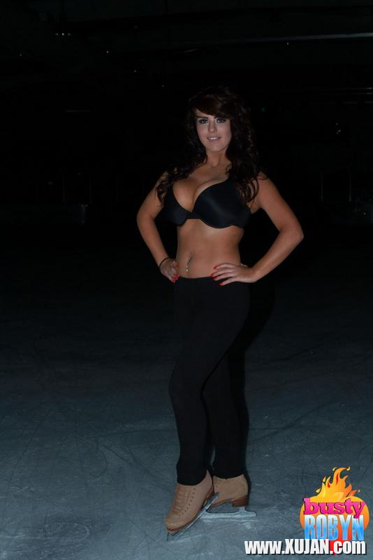 Big boobed British ice skater Robyn Alexandra gets naked on the ice - Photo #1479058