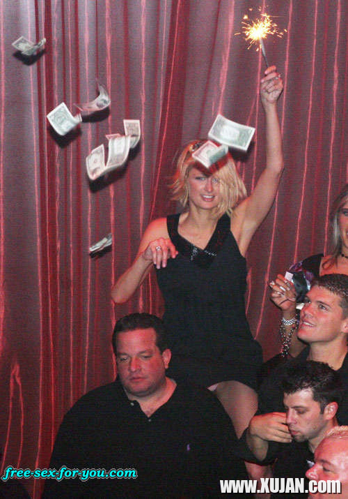 Paris Hilton showing white panties upskirt paparazzi pictures - Photo #1480266