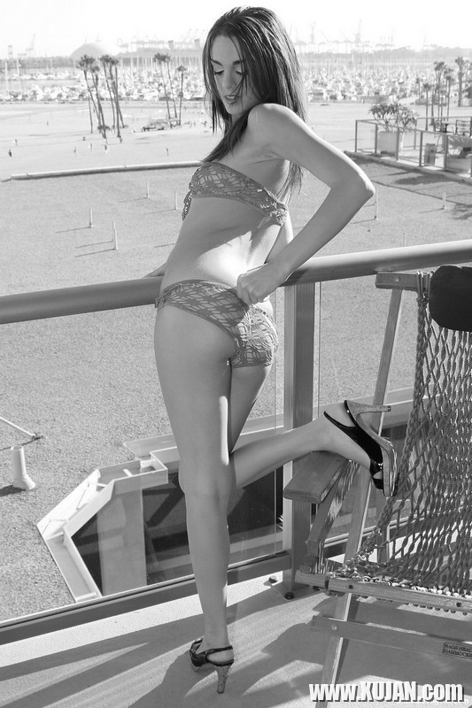 Paris Parker in Black and White - Photo #1480316