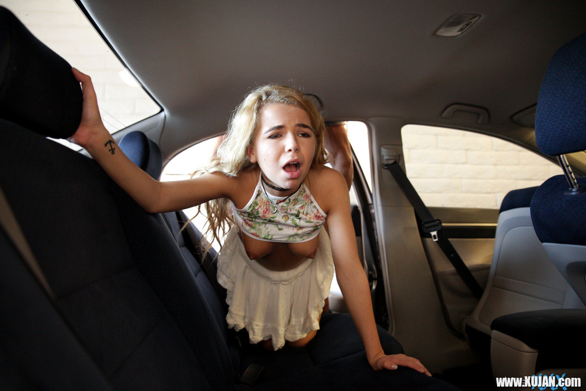 Alina West fucked in the Backseat - Photo #1483174