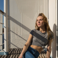 Sexy Karissa Diamond likes to Pose on a Sunny Day