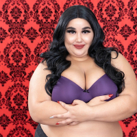 Solo cutie Chloe Klein strips down and shows her curvy body